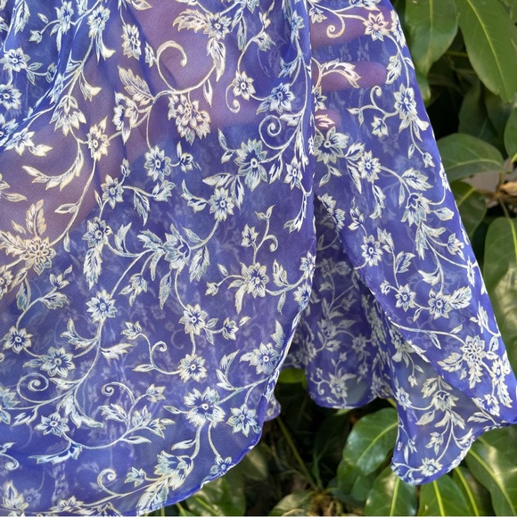 Y2K Victoria’s Secret floral sheer sheer slip! - Picture 5 of 7